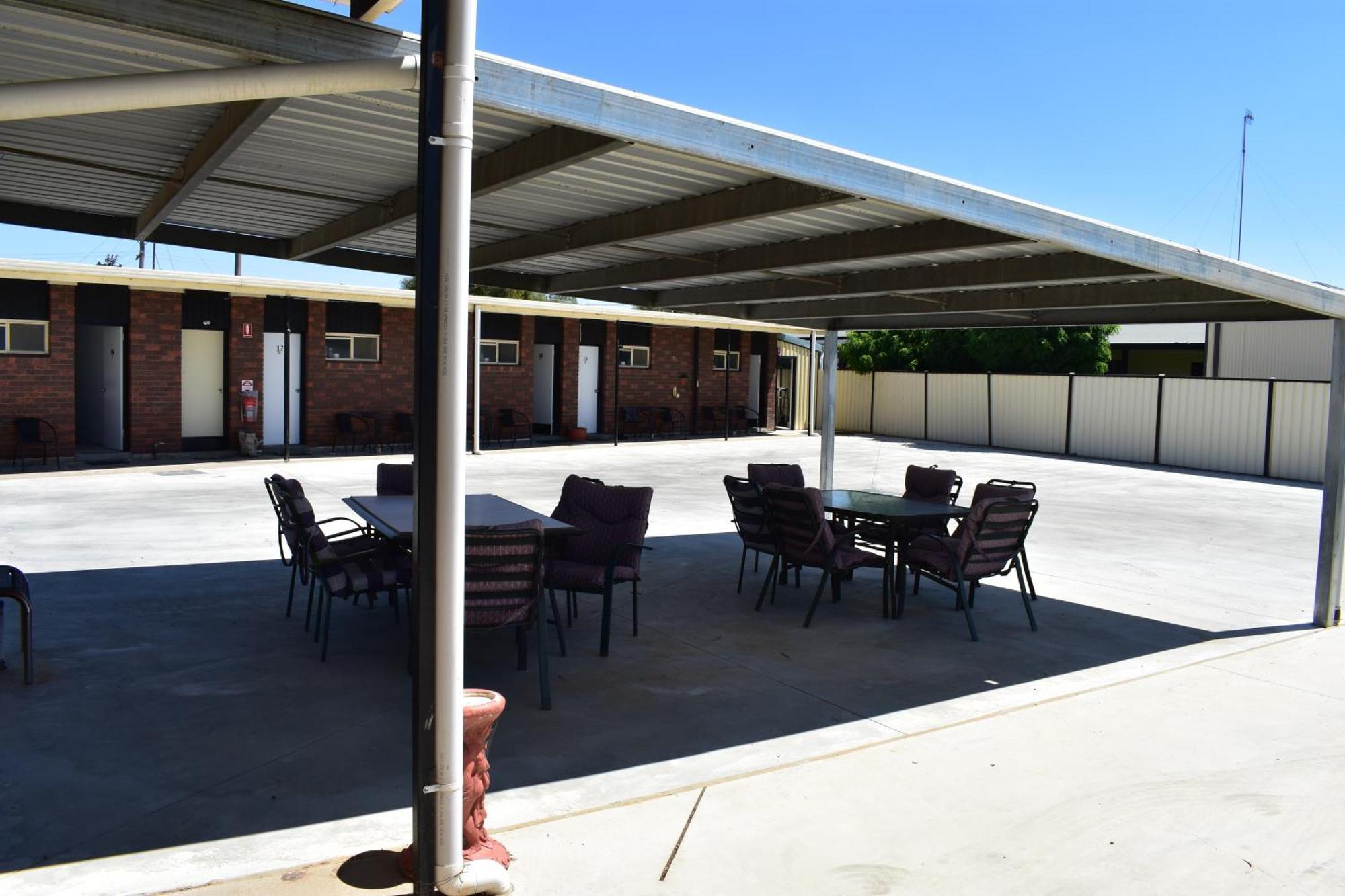 Riviana Motel Deniliquin Exterior foto