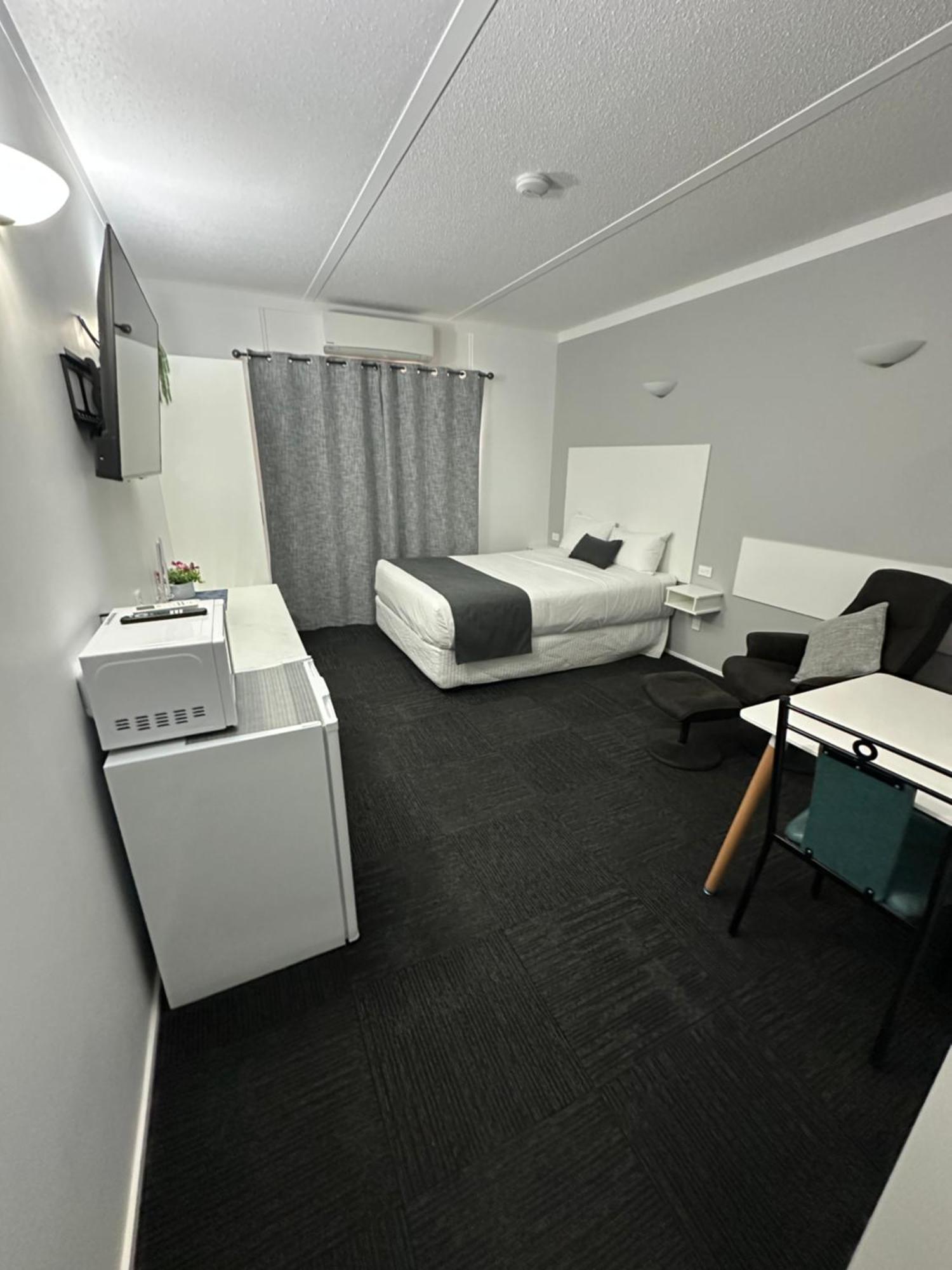 Riviana Motel Deniliquin Exterior foto