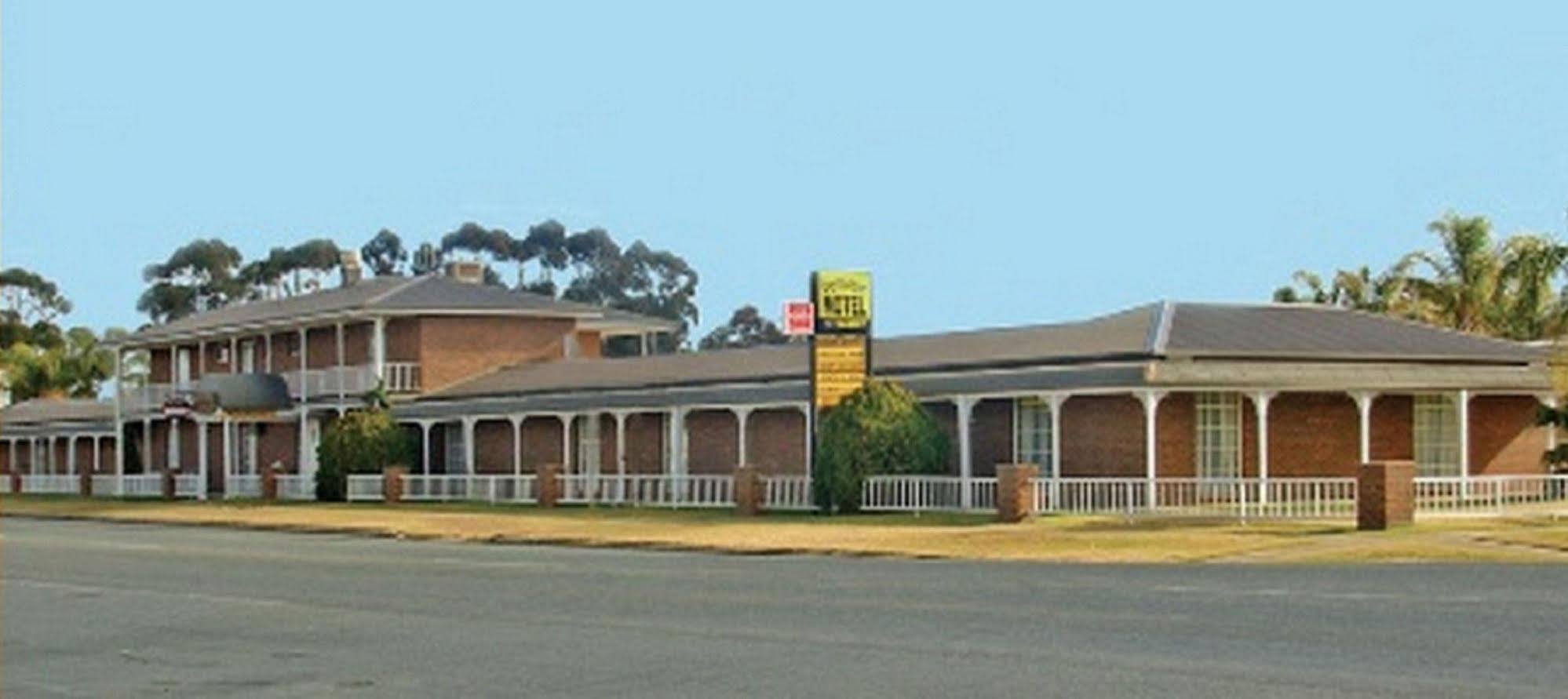 Riviana Motel Deniliquin Exterior foto